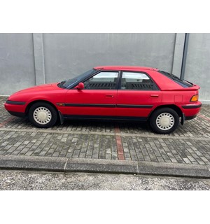 MAZDA 323 